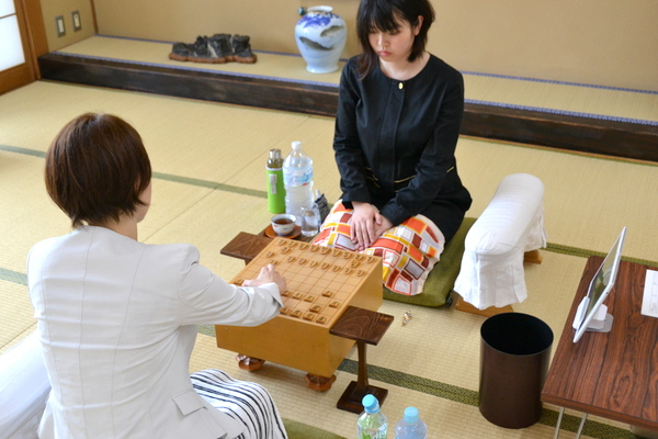 リコー杯女流王座戦中継ブログ 鈴木 加藤桃 対局開始 リコー杯女流王座戦中継ブログ 鈴木 加藤桃 対局開始
