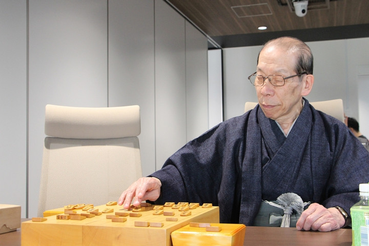 ALSOK杯王将戦中継ブログ : ぴったりの角打ち