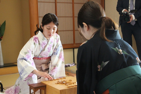 里見白玲