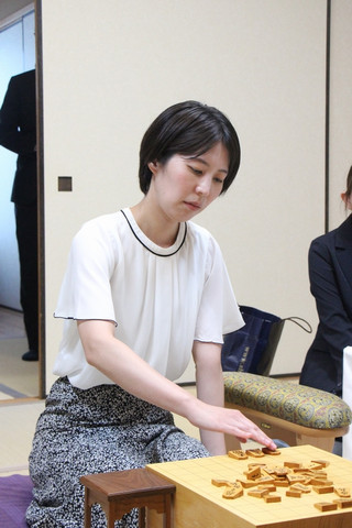 福間香奈女流四冠