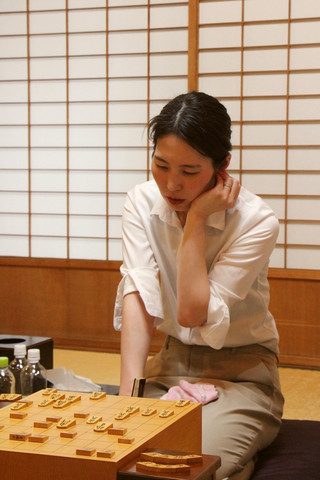 福間女流王位