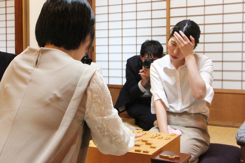 福間女流王位