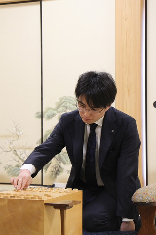 佐々木勇気八段