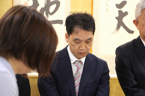 畠山鎮八段