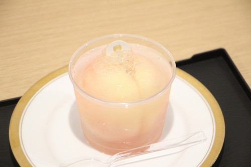 まるごと白桃ジュレ